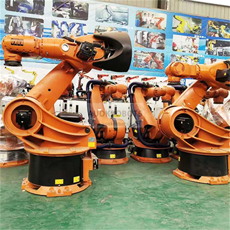 KUKA KR360 on linear track KL1500