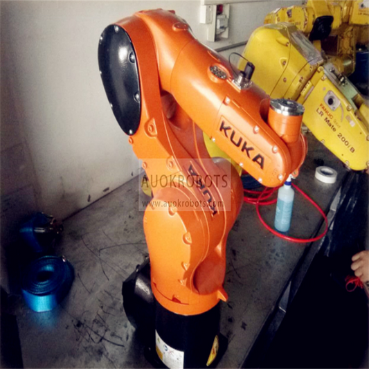 KUKA Agilus KR6 R700